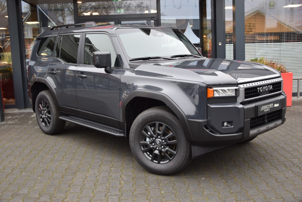 TOYOTA LANDCRUISER 250 2.8 D-4D 5DRS TX-L A/T VAN BPM VRIJ | Lesscher 4WD
