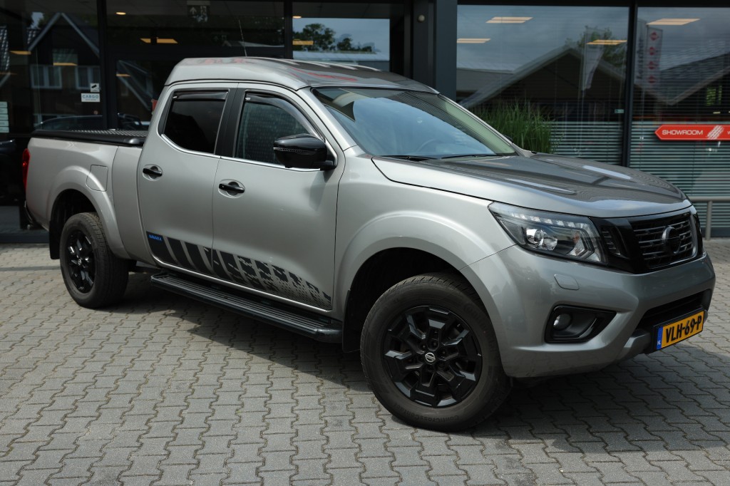 NISSAN NAVARA 2.3 DCI DUBBEL CABINE N-GUARD A/T 5 SITZ 4WD VAN | Lesscher 4WD