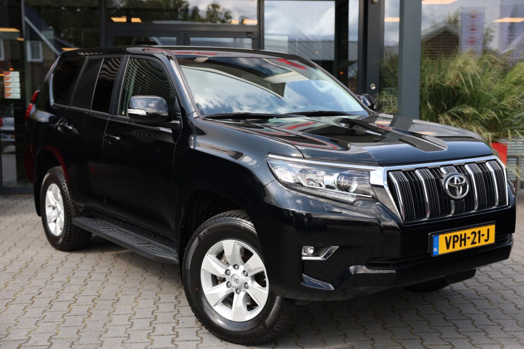 TOYOTA LANDCRUISER 150 2.8 D-4D 5DRS CHALLENGER A/T VAN | Lesscher 4WD