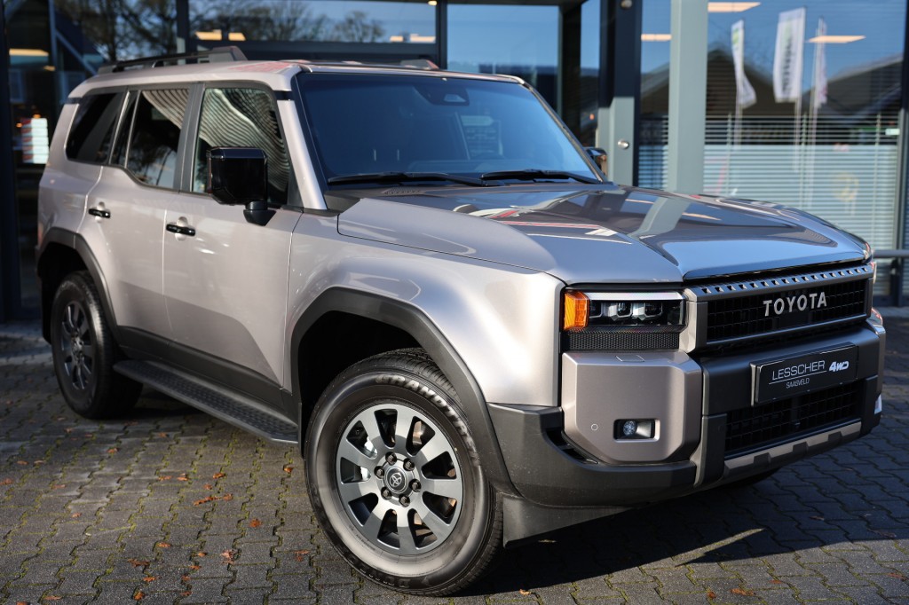 TOYOTA LANDCRUISER 250 2.8 D-4D 5DRS ELEGANCE A/T VAN B-STYL BPM VRIJ | Lesscher 4WD