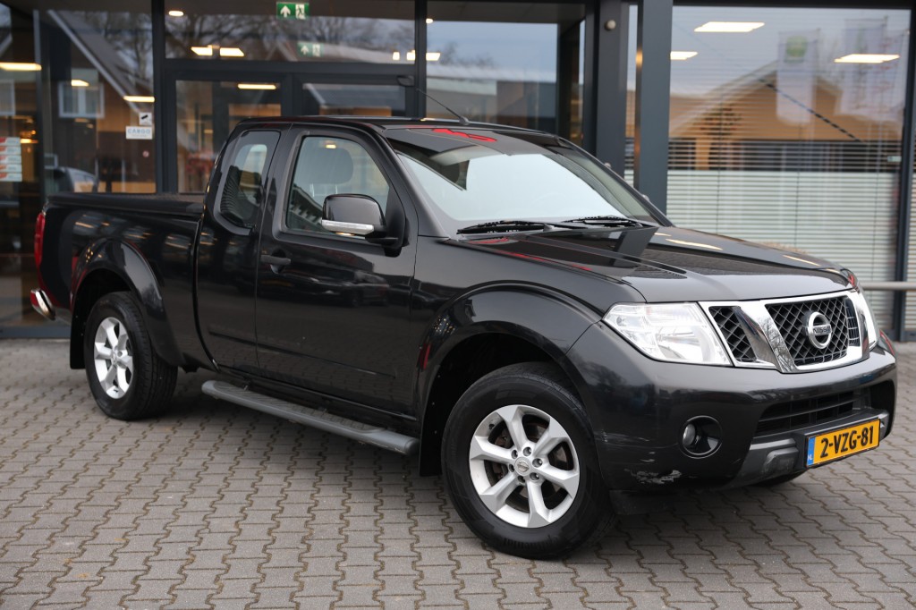 NISSAN NAVARA 2.5 DCI SE 4WD VAN | Lesscher 4WD