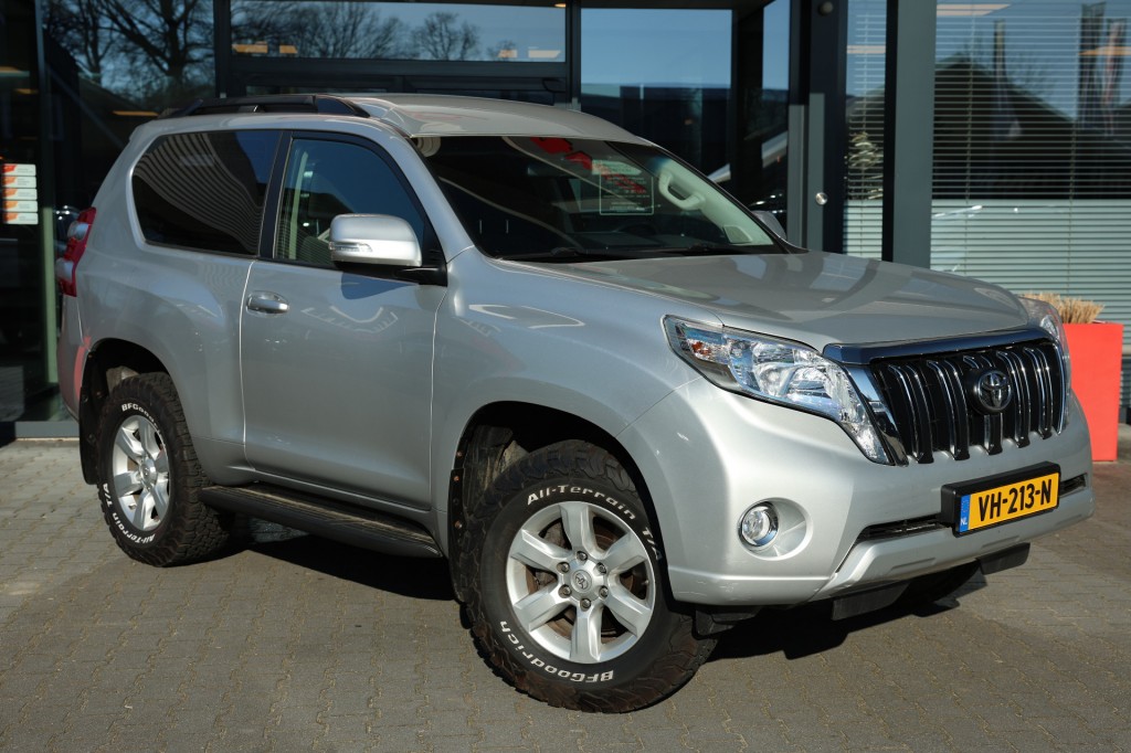 TOYOTA LANDCRUISER 150 3.0 D-4D 3DRS VX A/T VAN | Lesscher 4WD