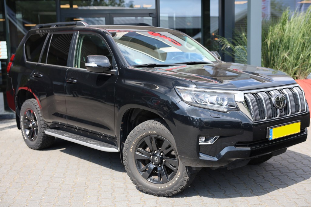 TOYOTA LANDCRUISER 150 2.8 D-4D 5DRS LOUNGE A/T 5 ZITS | Lesscher 4WD