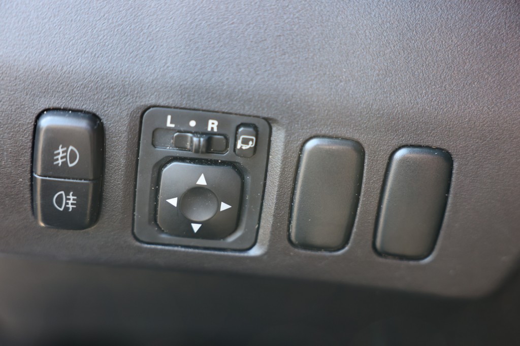 large_1777558556604784.jpg