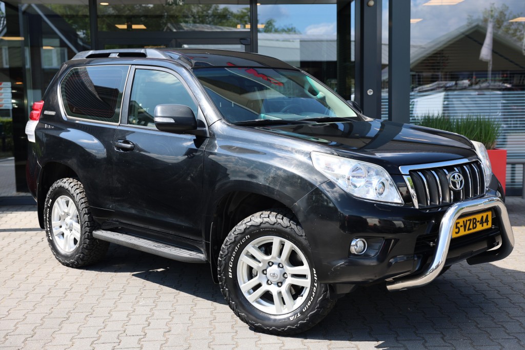 TOYOTA LANDCRUISER 150 3.0 D-4D 3DRS LX A/T VAN MARGE | Lesscher 4WD