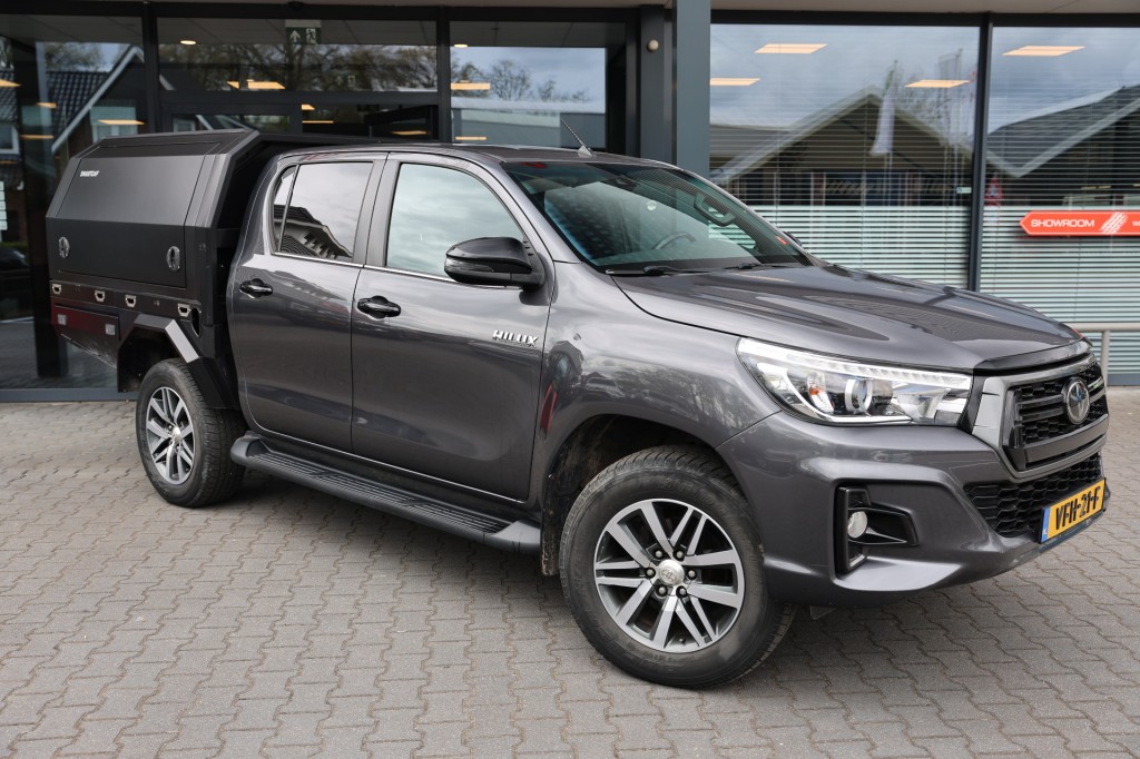 TOYOTA HILUX 2.4 D-4D DUBBEL CABINE BE TREKKER LIMITED A/T VAN 5 ZITS VAN | Lesscher 4WD