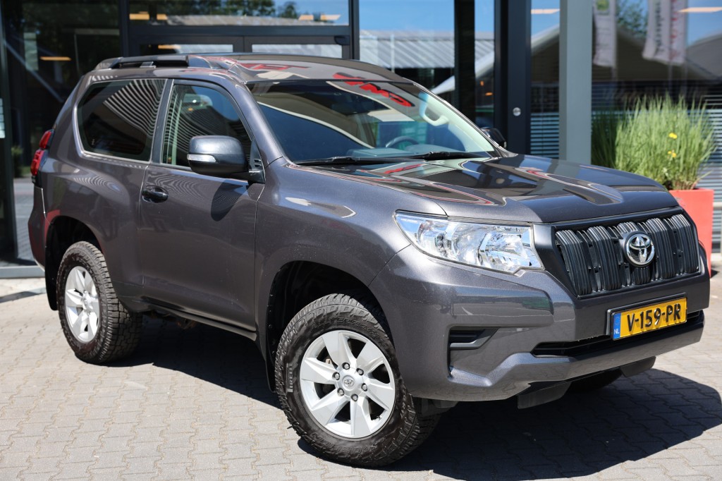 TOYOTA LANDCRUISER 150 2.8 D-4D 3DRS COMFORT A/T VAN | Lesscher 4WD