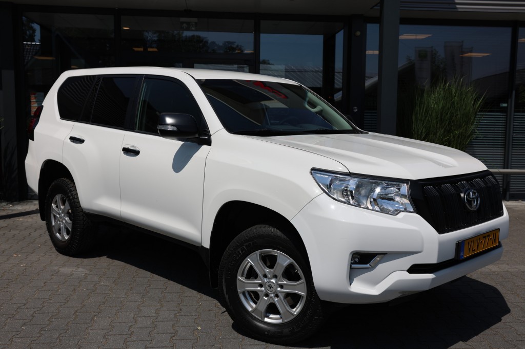 TOYOTA LANDCRUISER 150 2.8 D-4D 5DRS COMFORT A/T VAN | Lesscher 4WD