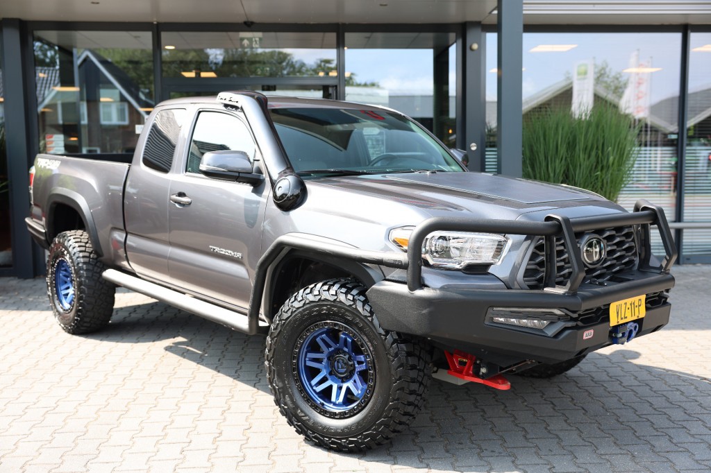 TOYOTA HILUX TACOMA 3.5 V6 TRD 4WD VAN | Lesscher 4WD