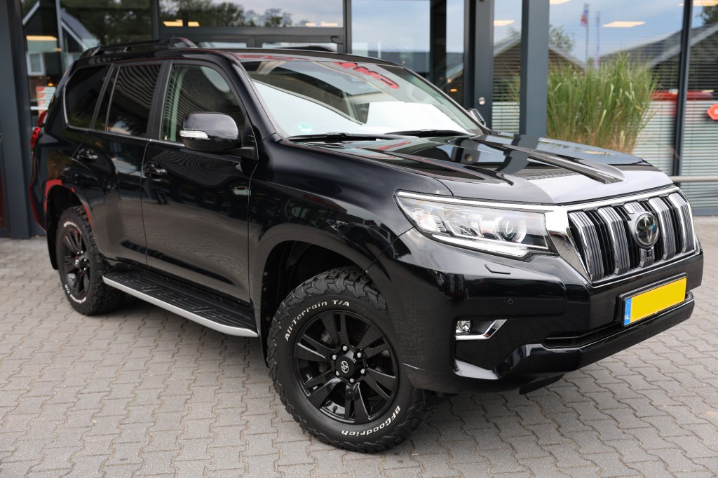 TOYOTA LANDCRUISER 150 2.8 D-4D 5DRS LOUNGE A/T 5 ZITS | Lesscher 4WD