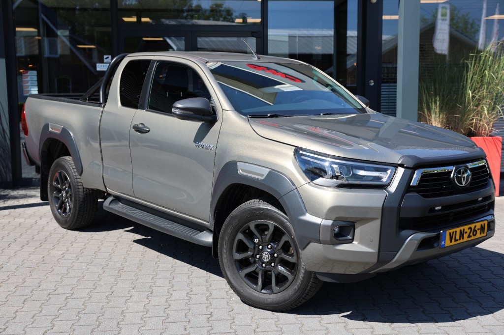 TOYOTA HILUX 2.8 D-4D X-TRA CAB INVINCIBLE A/T 4WD VAN | Lesscher 4WD
