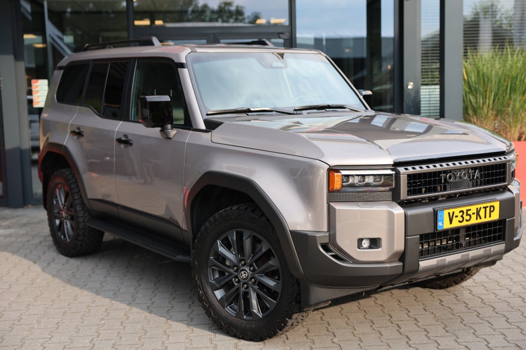 TOYOTA LANDCRUISER 250 2.8 D-4D 5DRS PROFESSIONAL A/T VAN | Lesscher 4WD