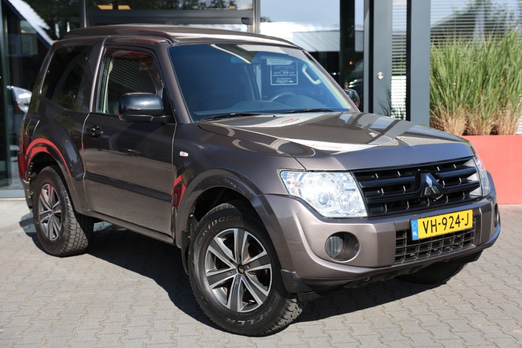 MITSUBISHI PAJERO 3.2 DI-D INSTYLE VAN MARGE | Lesscher 4WD