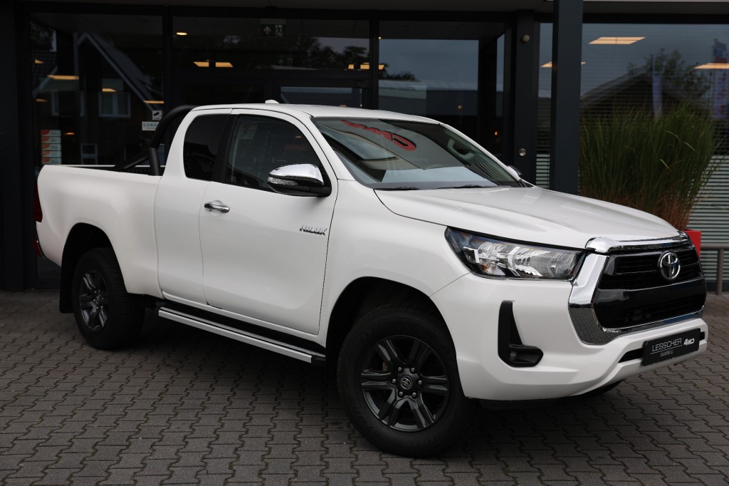 TOYOTA HILUX 2.4 D-4D X-TRA CAB CHALLENGER A/T 4WD VAN MARGE | Lesscher 4WD