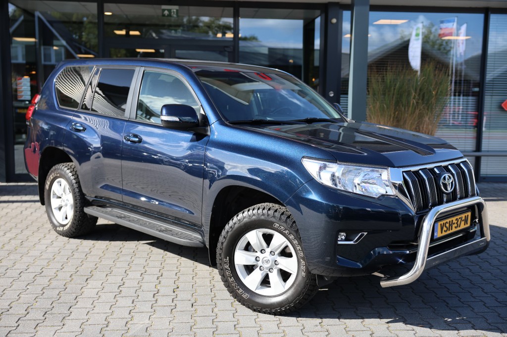 TOYOTA LANDCRUISER 150 2.8 D-4D 5DRS COMFORT A/T VAN | Lesscher 4WD